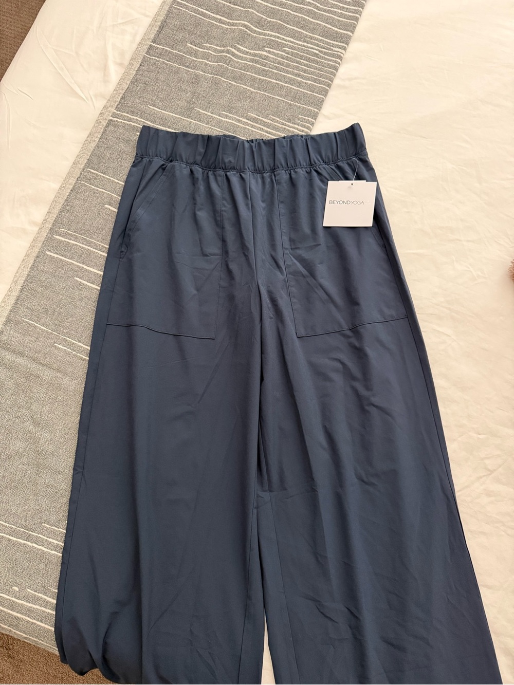 Beyond Yoga Easy Wide-leg Pants 31” - Picture 4 of 5